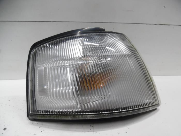 Light cluster, front right from a Mazda Demio (DW) 1.3 16V 1999
