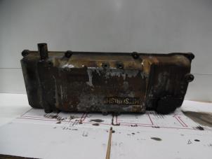 Used Rocker cover Mitsubishi Canter 3.0 Di-D 16V Price on request offered by Verhoef Cars & Parts