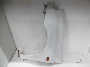 Used Front wing, left Renault Clio II (BB/CB) 1.2 Price on request offered by Verhoef Cars & Parts