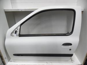 Used Door 2-door, left Renault Clio II (BB/CB) 1.2 Price € 50,00 Margin scheme offered by Verhoef Cars & Parts