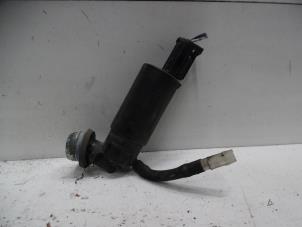 Usados Bomba de limpiaparabrisas delante Toyota Avensis Wagon (T25/B1E) 2.0 16V VVT-i D4 Precio de solicitud ofrecido por Verhoef Cars & Parts