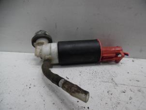 Usados Bomba de limpiaparabrisas delante Toyota Avensis Wagon (T25/B1E) 2.0 16V VVT-i D4 Precio de solicitud ofrecido por Verhoef Cars & Parts