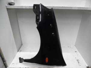 Used Front wing, left Nissan Almera Tino (V10M) 1.8 16V Price on request offered by Verhoef Cars & Parts