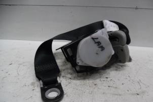 Gebrauchte Sicherheitsgurt links hinten Toyota Prius Plus (ZVW4) 1.8 Hybrid 16V Preis € 50,00 Margenregelung angeboten von Verhoef Cars & Parts