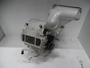 Used Heater housing Toyota iQ 1.0 12V VVT-i Price € 150,00 Margin scheme offered by Verhoef Cars & Parts