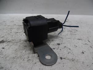 Used Relay Mitsubishi L-200 2.5 DI-D 4x4 Price on request offered by Verhoef Cars & Parts