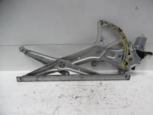 Used Window mechanism 2-door, front right Mitsubishi L-200 2.5 DI-D 4x4 Price on request offered by Verhoef Cars & Parts