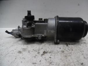 Used Front wiper motor Mitsubishi L-200 2.5 DI-D 4x4 Price € 50,00 Margin scheme offered by Verhoef Cars & Parts