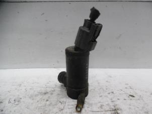 Used Windscreen washer pump Mitsubishi L-200 2.5 DI-D 4x4 Price on request offered by Verhoef Cars & Parts