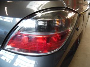 Used Taillight, right Opel Astra H (L48) 1.4 16V Twinport Price € 50,00 Margin scheme offered by Verhoef Cars & Parts