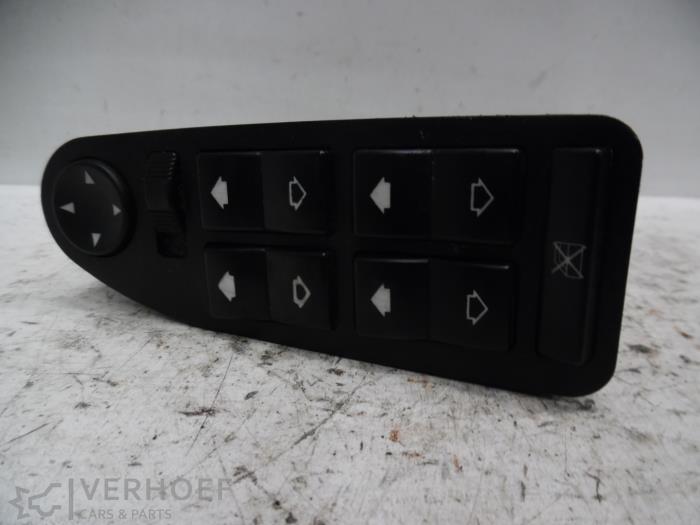 Używane Przelacznik combi okienny BMW 5 serie (E39) 523i 24V Cena na żądanie oferowane przez Verhoef Cars & Parts