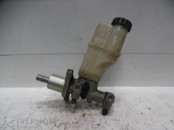 Used Master cylinder Peugeot 407 (6D) 1.8 16V Price € 25,00 Margin scheme offered by Verhoef Cars & Parts