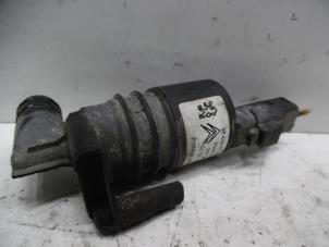 Used Windscreen washer pump Peugeot 407 (6D) 1.8 16V Price on request offered by Verhoef Cars & Parts