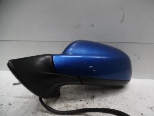 Used Wing mirror, left Peugeot 407 (6D) 1.8 16V Price on request offered by Verhoef Cars & Parts