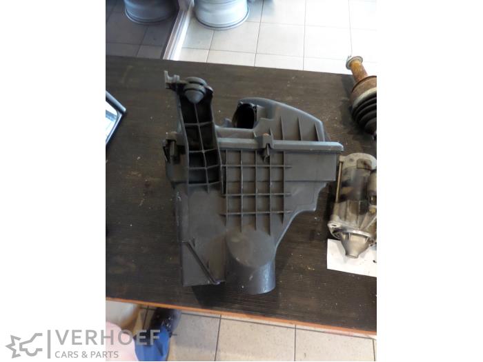 Gebrauchte Luftfiltergehäuse Mazda 3 Sport (BK) 1.6 CiTD 16V Preis € 60,00 Margenregelung angeboten von Verhoef Cars & Parts