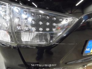 Usados Luz trasera izquierda Mitsubishi Outlander (CW) 2.4 16V Mivec 4x2 Precio de solicitud ofrecido por Verhoef Cars & Parts