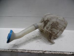 Begagnade Spolartank, vindruta Honda Jazz (GD/GE2/GE3) 1.2 i-DSi Pris på förfrågan erbjuds av Verhoef Cars & Parts