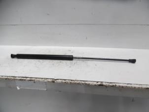 Used Rear gas strut, right Peugeot 206+ (2L/M) 1.4 XS Price on request offered by Verhoef Cars & Parts