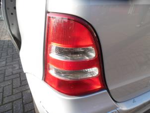 Używane Tylne swiatlo pozycyjne lewe Mercedes A (W168) 1.6 A-160 Cena € 35,00 Procedura marży oferowane przez Verhoef Cars & Parts
