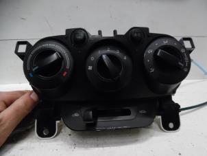 Gebrauchte Heizung Bedienpaneel Mazda 2 (DE) 1.3 16V S-VT Preis auf Anfrage angeboten von Verhoef Cars & Parts
