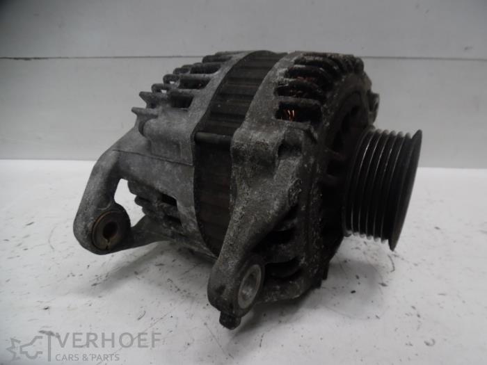 Usagé Dynamo Nissan Almera (N16) 1.5 16V Prix € 35,00 Règlement à la marge proposé par Verhoef Cars & Parts