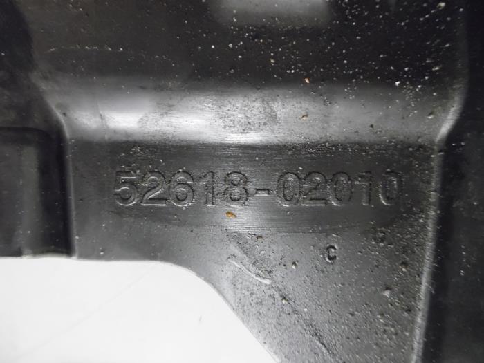 Plaque de protection moteur d'un Toyota Auris (E15) 1.8 16V HSD Full Hybrid 2011