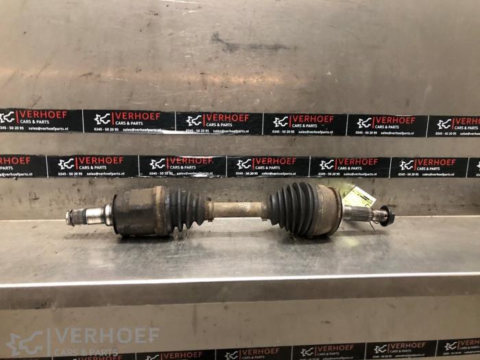 Gebrauchte Antriebswelle links vorne Toyota Hilux IV 2.5 D4-D 16V 4x4 Preis € 181,50 Mit Mehrwertsteuer angeboten von Verhoef Cars & Parts