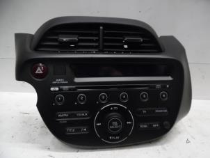 Used Radio CD player Honda Jazz (GE6/GE8/GG/GP) 1.3 VTEC 16V Hybrid Price on request offered by Verhoef Cars & Parts