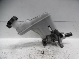 Used Master cylinder Hyundai iX35 (LM) 2.0 16V Price on request offered by Verhoef Cars & Parts
