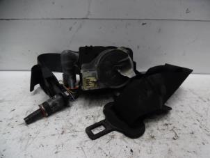 Used Front seatbelt, right Hyundai iX35 (LM) 2.0 16V Price on request offered by Verhoef Cars & Parts