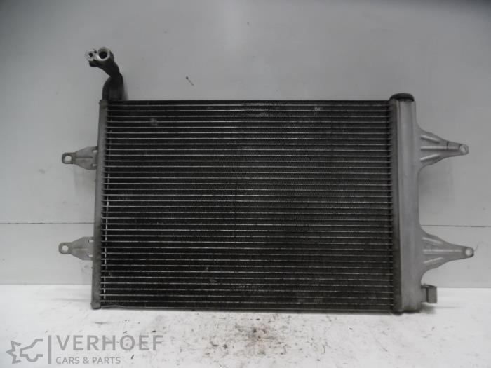 Usagé Radiateur clim Volkswagen Polo IV (9N1/2/3) 1.4 TDI 80 Prix € 35,00 Règlement à la marge proposé par Verhoef Cars & Parts