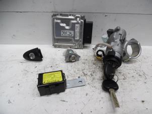 Usagé Kit serrure cylindre (complet) Kia Picanto (TA) 1.0 12V Prix sur demande proposé par Verhoef Cars & Parts