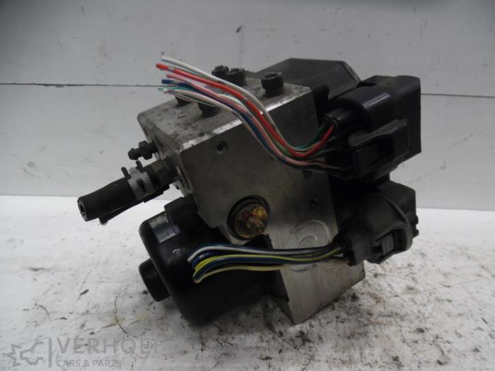 Usagé Pompe ABS Lexus IS 200 Prix € 100,00 Règlement à la marge proposé par Verhoef Cars & Parts