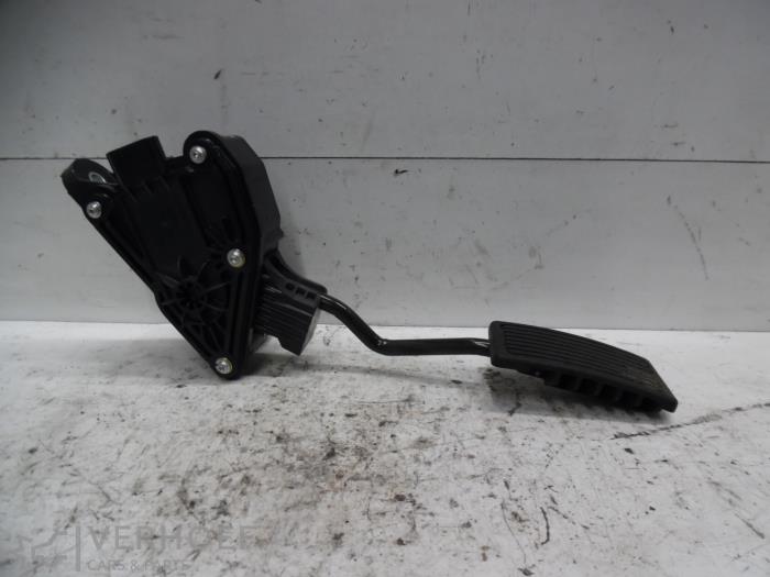 Begagnade Gaspedalsensor Honda CR-V (RE/RM) 2.0 16V Pris på förfrågan erbjuds av Verhoef Cars & Parts