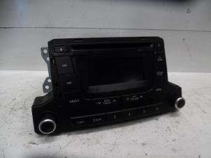 Usagé Radio/Lecteur CD Hyundai i10 (B5) 1.0 12V Prix € 75,00 Règlement à la marge proposé par Verhoef Cars & Parts