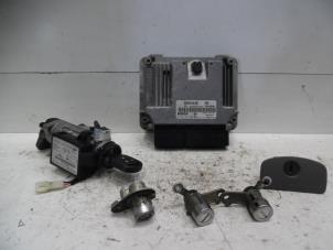 Gebrauchte Schlossset Zylinder (komplett) Chevrolet Nubira Wagon (J100) 2.0 TCDI 16V Preis auf Anfrage angeboten von Verhoef Cars & Parts