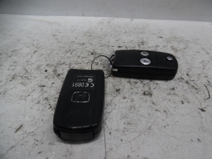 Używane Klucz Honda Jazz (GE6/GE8/GG/GP) 1.2 VTEC 16V Cena na żądanie oferowane przez Verhoef Cars & Parts