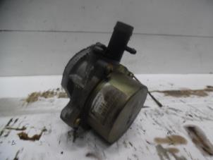 Used Vacuum pump (diesel) Nissan Note (E11) 1.5 dCi 86 Price on request offered by Verhoef Cars & Parts
