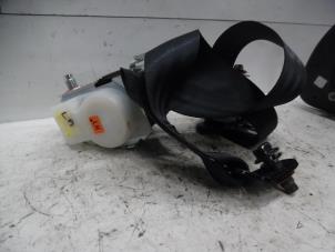 Gebrauchte Sicherheitsgurt links hinten Hyundai i20 1.4i 16V Preis € 30,00 Margenregelung angeboten von Verhoef Cars & Parts