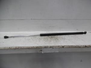 Used Rear gas strut, left Peugeot Partner Combispace 2.0 HDi Price on request offered by Verhoef Cars & Parts