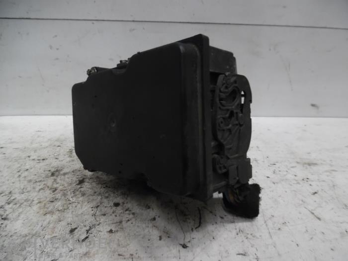 Begagnade ABS-pump Peugeot Partner Combispace 2.0 HDi Pris på förfrågan erbjuds av Verhoef Cars & Parts