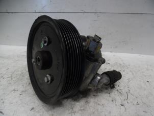 Used Power steering pump Nissan Primastar 2.0 dCi 120 Price € 72,60 Inclusive VAT offered by Verhoef Cars & Parts