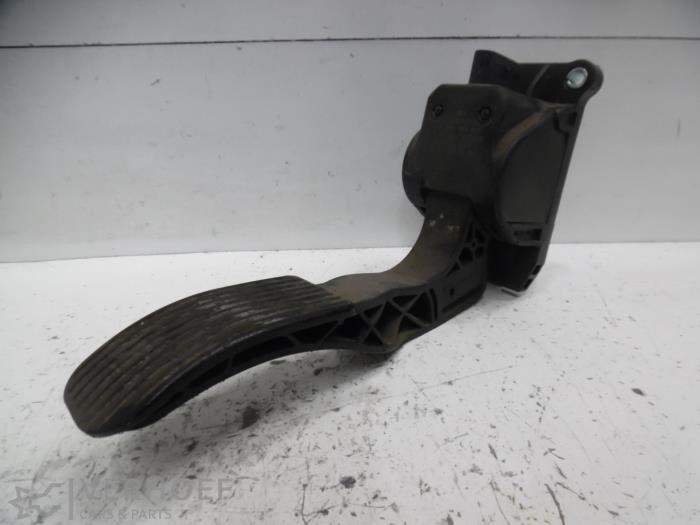 Begagnade Gaspedalsensor Mercedes Sprinter 3,5t (906.63) Pris € 48,40 Inklusive moms erbjuds av Verhoef Cars & Parts