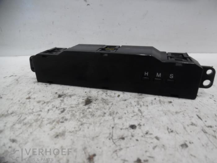 Begagnade Klocka Chevrolet Nubira Wagon (J100) 1.8 16V Pris på förfrågan erbjuds av Verhoef Cars & Parts