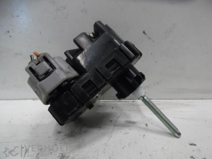 Używane Silnik reflektora Daihatsu Trevis 1.0 12V DVVT Cena na żądanie oferowane przez Verhoef Cars & Parts