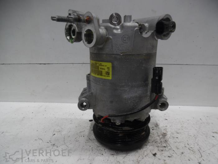 Usagé Pompe clim Ford Transit Connect (PJ2) 1.0 EcoBoost 12V 100 Prix € 125,00 Règlement à la marge proposé par Verhoef Cars & Parts