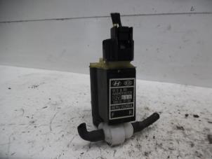 Używane Pompa spryskiwacza przód Kia Pro cee'd (EDB3) Cena na żądanie oferowane przez Verhoef Cars & Parts