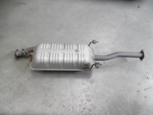 Used Exhaust middle silencer Hyundai H-1/H-200 2.5 CRDi Powervan Price on request offered by Verhoef Cars & Parts