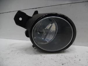 Used Fog light, front right Renault Clio III (BR/CR) 1.2 16V 75 Price on request offered by Verhoef Cars & Parts