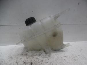 Used Expansion vessel Nissan NV 200 (M20M) 1.5 dCi 90 Price on request offered by Verhoef Cars & Parts